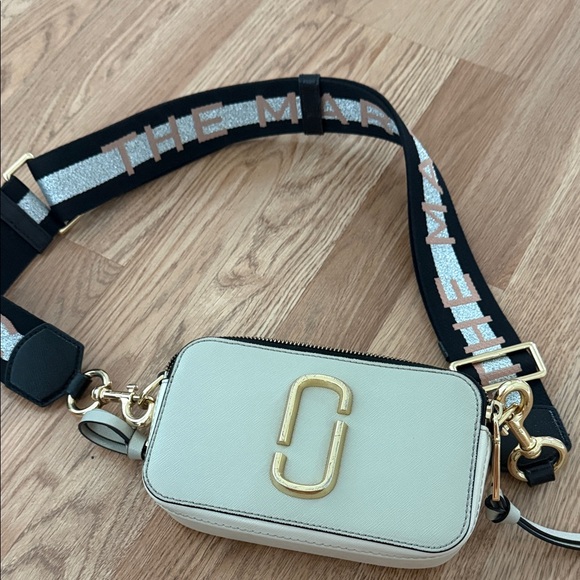 Marc Jacobs Handbags - Marc Jacobs Cream Crossbody Bag with Black Strap